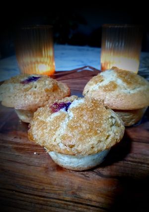 A picture of Vanilla Cream Blueberry Muffins.