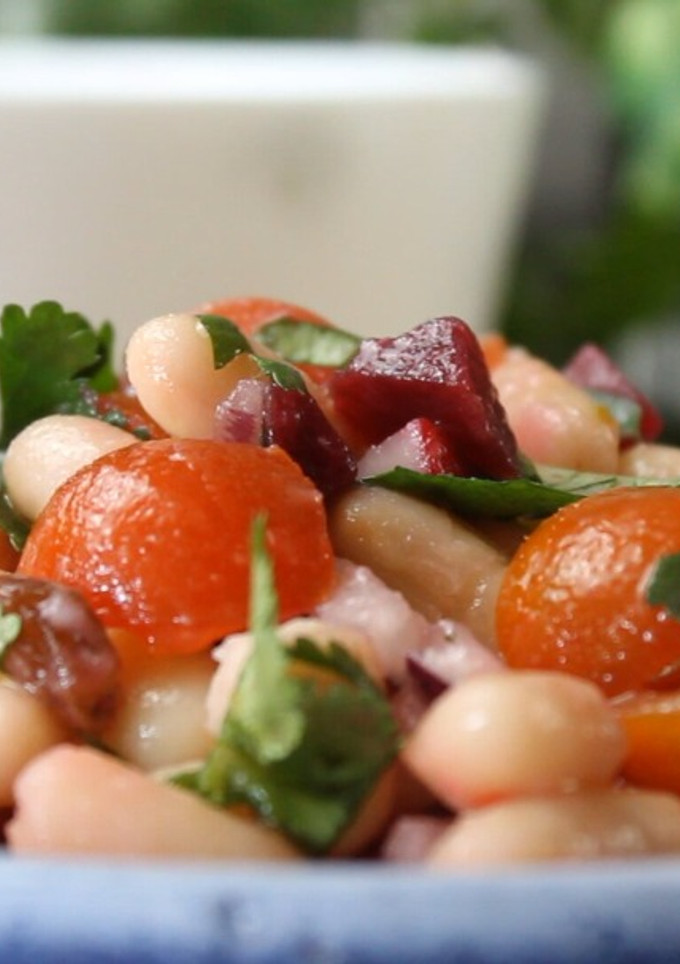 Una foto de Ensalada de alubias blancas en 10 min -Ensaladas Veganas Fáciles