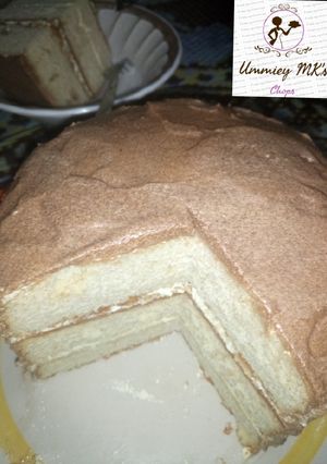 A picture of Old fashioned icing without icing sugar.