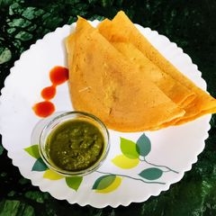 A picture of Moong Dal/Yellow Lentils Chillas.