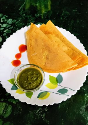 A picture of Moong Dal/Yellow Lentils Chillas.