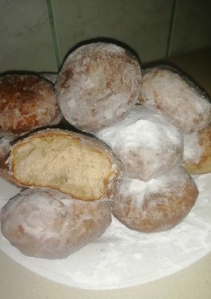 O poză a rețetei Gogoși cu esență de rom și scorțișoară.