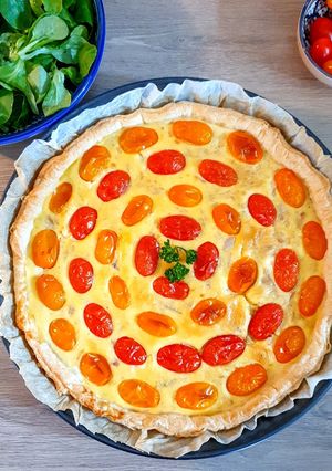 Une photo de Tarte au thon et tomates cerises
