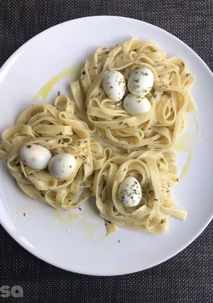 Una foto de Nidos con huevos