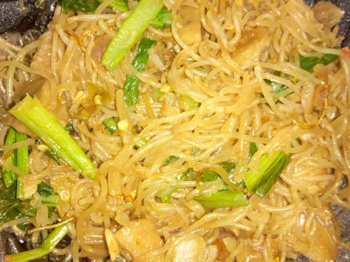 Cara Mudah Membikin Resep Bihun goreng sawi pentol yang Enak Banget Anti Ribet, Lezat Sekali