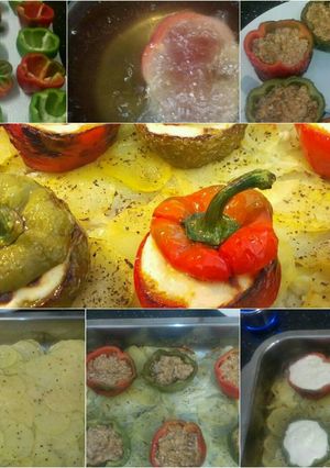 Una foto de Pimientos rellenos de carne con bechamel sobre patatas panadera