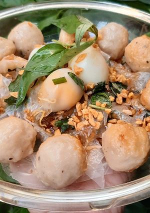 Hình của món Bánh tráng trộn cá viên chiên.