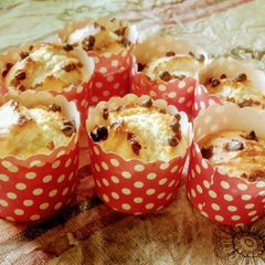 A picture of Vanilla choco chip muffins.
