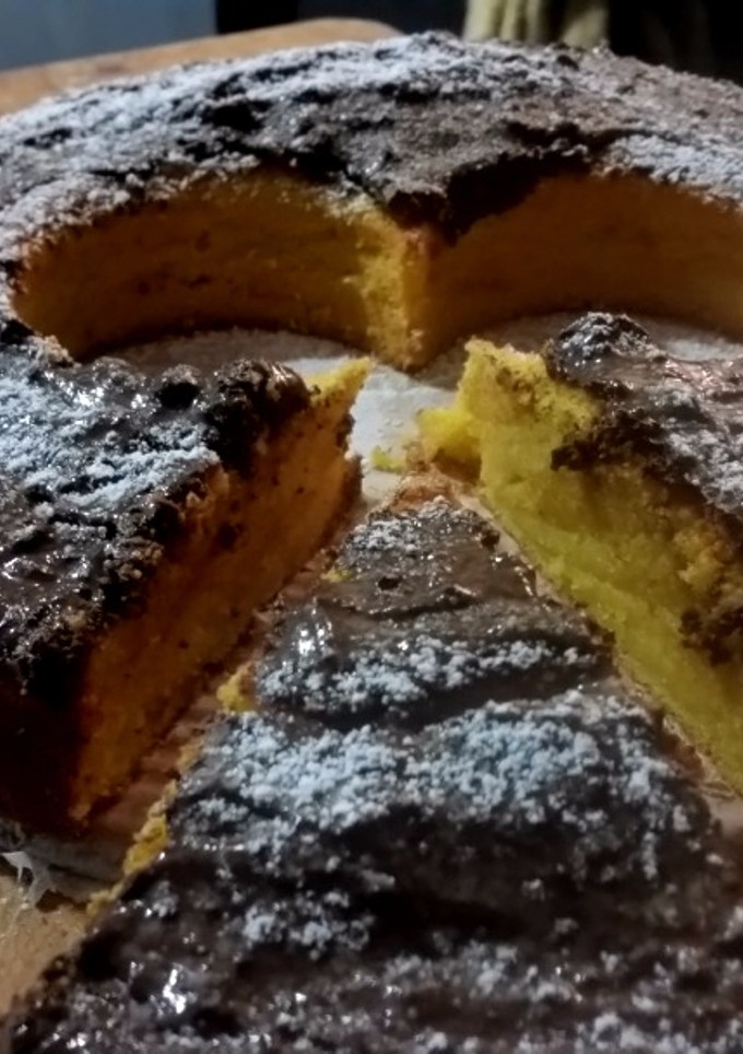 Una foto de Bizcocho de mandarina y chocolate