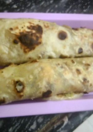 A picture of Paneer rolls.
