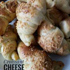 รูปของ Croissant Cheese (Roti Keju ala ala)