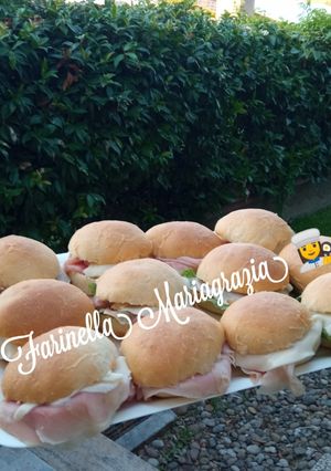 Foto di Sandwich sempre freschi con gustosi salumi e lattuga km zero 👩‍🍳🏡🦁❤️
