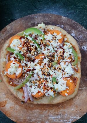 পিজ্জা(pizza recipe in Bengali) রেসিপির প্রধান ছবি