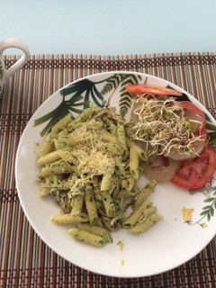 Una foto de Pasta en salsa de cilantro