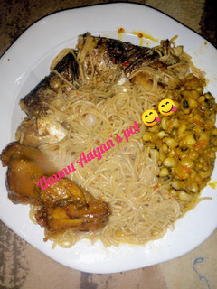 Jollof din taliya da faten wake ainihin hoton girkin