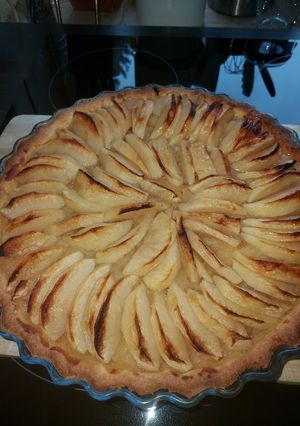 Une photo de Tarte aux pommes 100% fait maison 🍎 avec compote aux pommes 😋