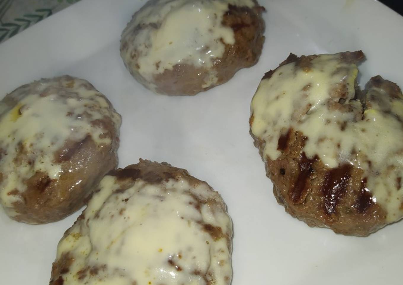 Hamburguesas caseras sin pan rallado