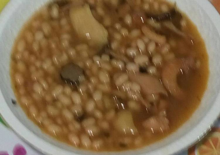 Alubias estofadas con calamar