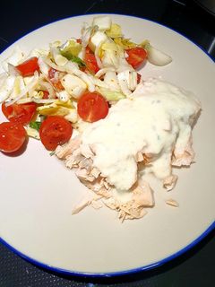 Una foto de Salmón en vaporera de bambú con salsa light de queso azul