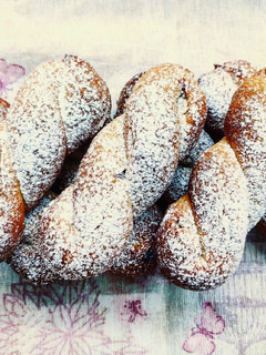 Foto di Treccine con panna e albicocche