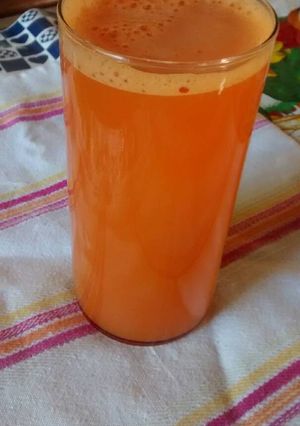 Una foto de Licuado de naranjas y zanahoria 🍊