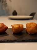 Buñuelos de vieira rellenos de espuma de seta camagroc
