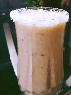 عکسی از دستور میلک شیک خرما ونارگیل