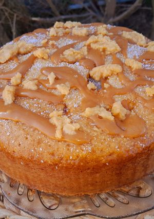 Una foto de Bizcochuelo de Coco con tropezones de Dulce de Leche