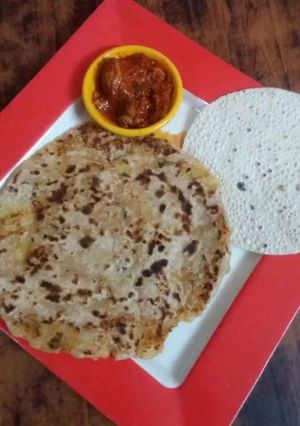 A picture of Aloo paratha.