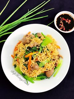 Hình của món Mì Gói Xào Lòng Gà,Nấm.