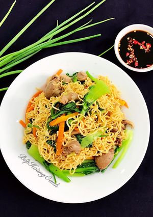 Hình của món Mì Gói Xào Lòng Gà,Nấm.