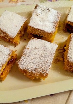 Foto di Tortine di pan di spagna con marmellata