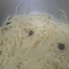 A picture of Raisin Spaghetti.