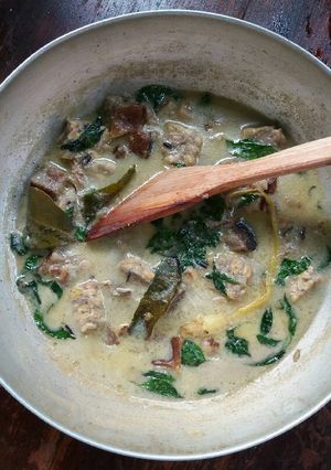 Foto resep Iwak pe masak santan + kemangi