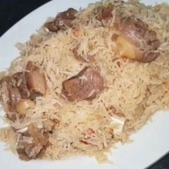 A picture of Mutton yakhni pulao.