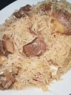 A picture of Mutton yakhni pulao.