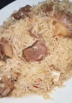 A picture of Mutton yakhni pulao.