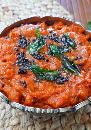 A picture of Spicy Tomato Thokku.