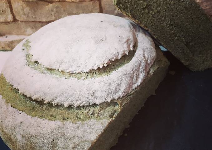 Pane sofficissimo con alga spirulina e lievito madre