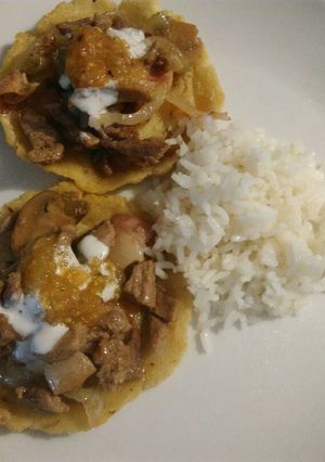 Una foto de Sopes con cortadillo