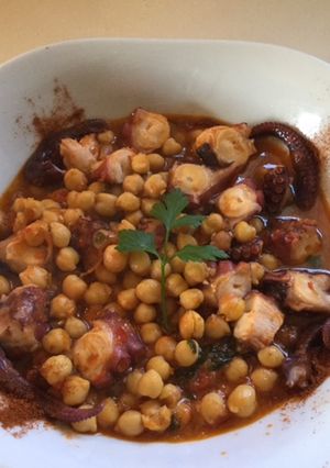Foto principal de Pulpo con garbanzos