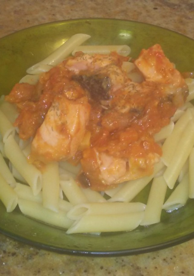 Una foto de Macarrones con salmón