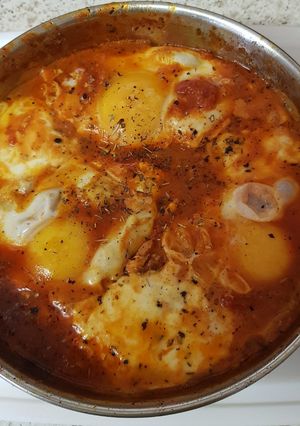 A picture of My Lovely One Pan,Tasty Bacon, Eggs & Tomato Baked Breakfast.😁.
