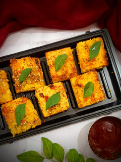 फ्राइड ढोकला(fried dhokla recipe in hindi) रेसिपी मुख्य फोटो