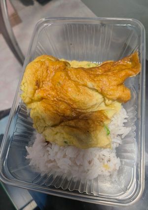 รูปของ ข้าวไข่เจียวอะโวคาโด
