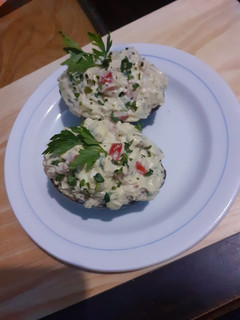 Una foto de Aguacates rellenos de atún estilo atho