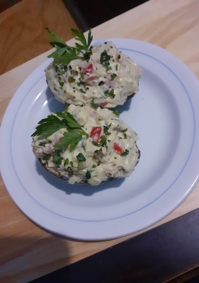 Una foto de Aguacates rellenos de atún estilo atho