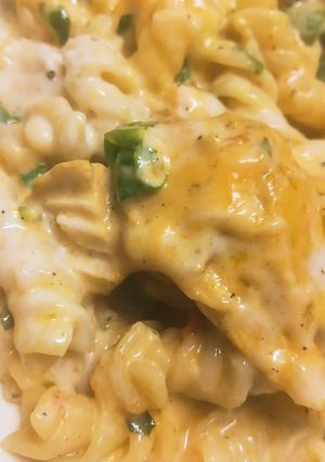 A picture of Cheesy chicken pasta bake.