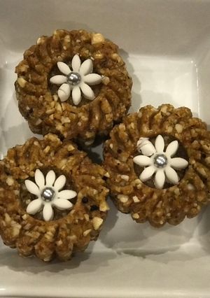 A picture of Caramel rounds.