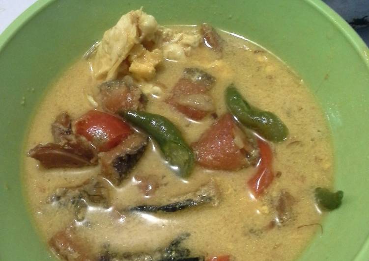 Garih Batanak (ikan asin Masak Santan)